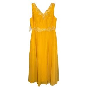 Women's Goldenrod Yellow Formal Dress Size 14  Wedding Guest Semi-Formal‎ XL